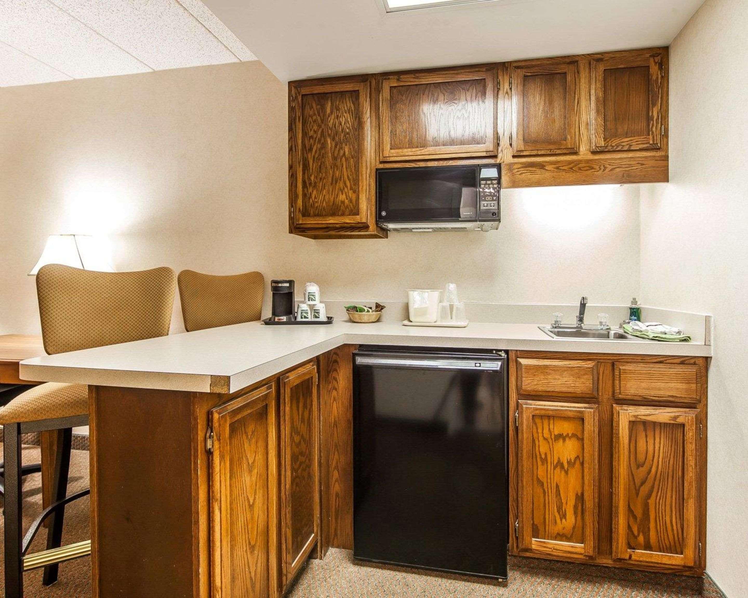 Quality Inn- Hotel