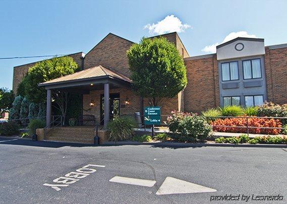 Quality Inn- Hotel 2*